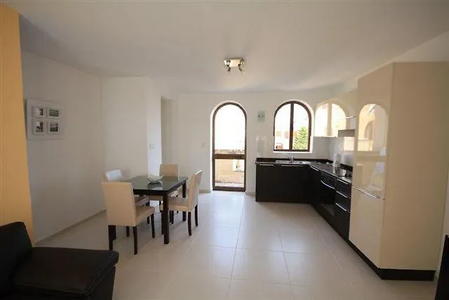 Cloister'S Walk Hotel Saint Julian's