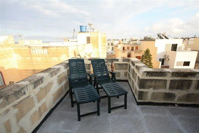 Cloister'S Walk Hotel Saint Julian's Apartment