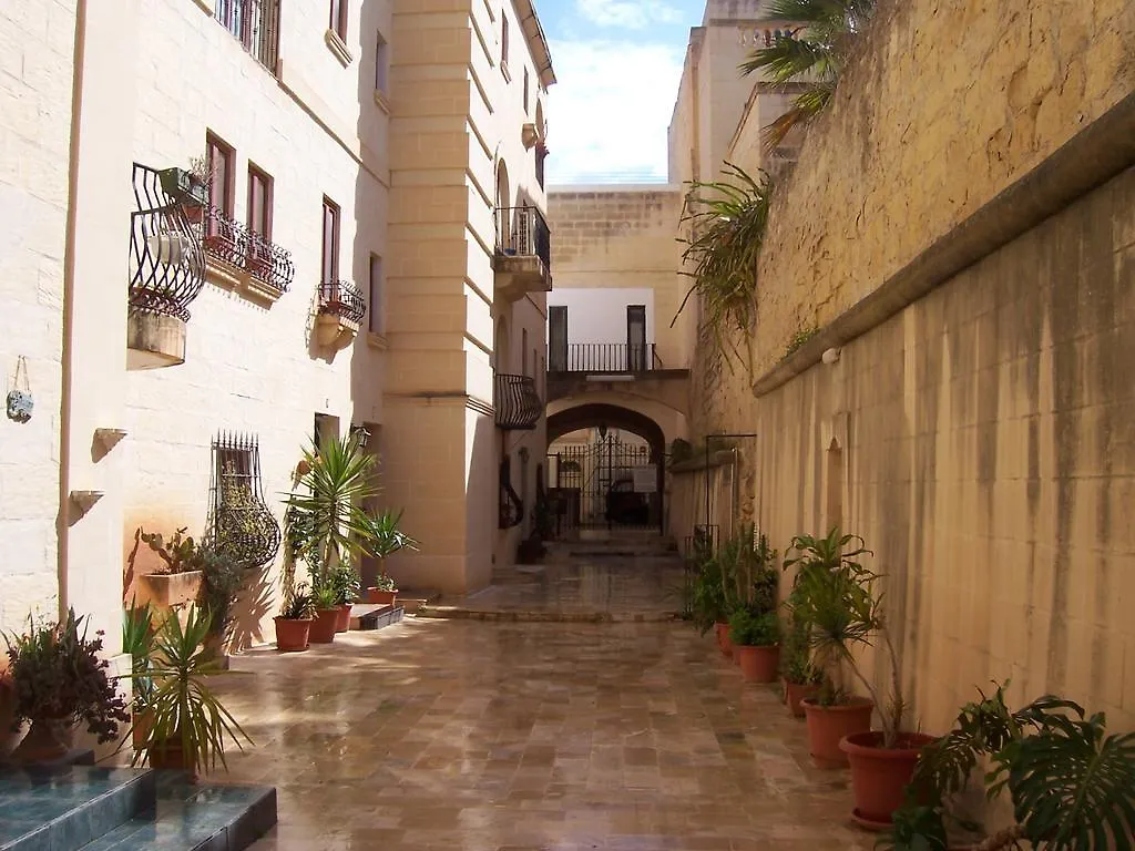 Saint Julian's Cloister'S Walk酒店